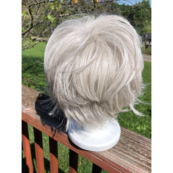 Wig Womens Short Layered Silver Grey Blonde Wig Wispy Gray Shag - Picture 4 of 11